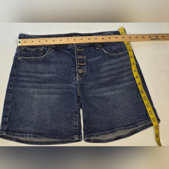 Lucky  Roll Up Shorts 29 Waist - Picture 3 of 9